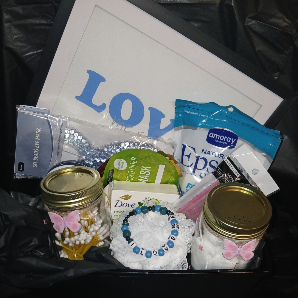 Pamper Gift Set - Blue Accents